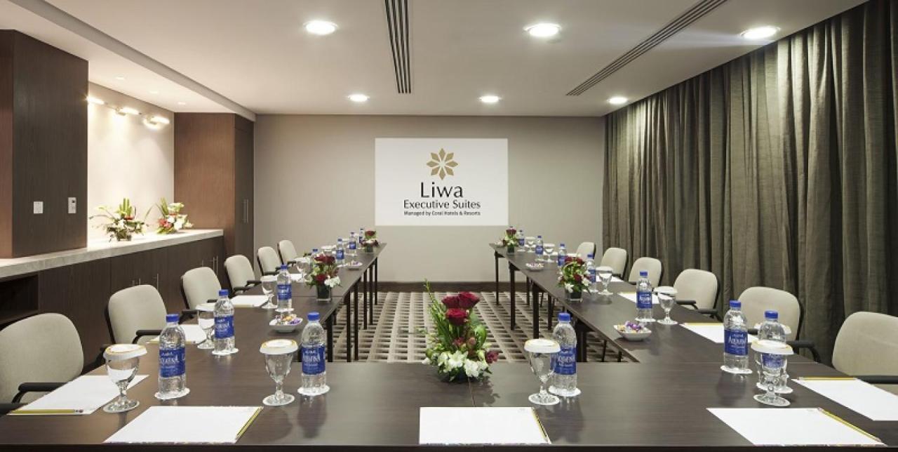 होटल Oaks Liwa Executive 4*