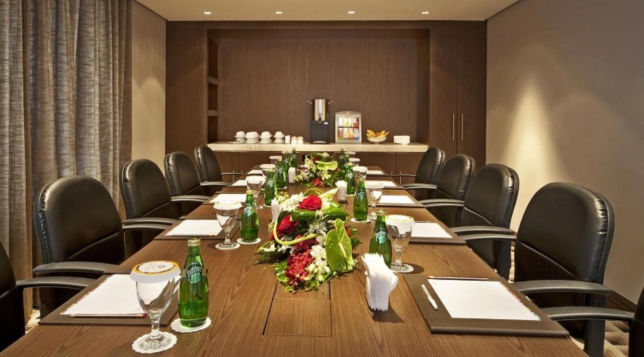 Oaks Liwa Executive